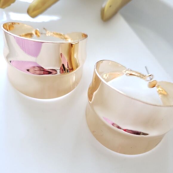 New! Zara Bright Golden Hoop Earrings - Picture 1 of 10